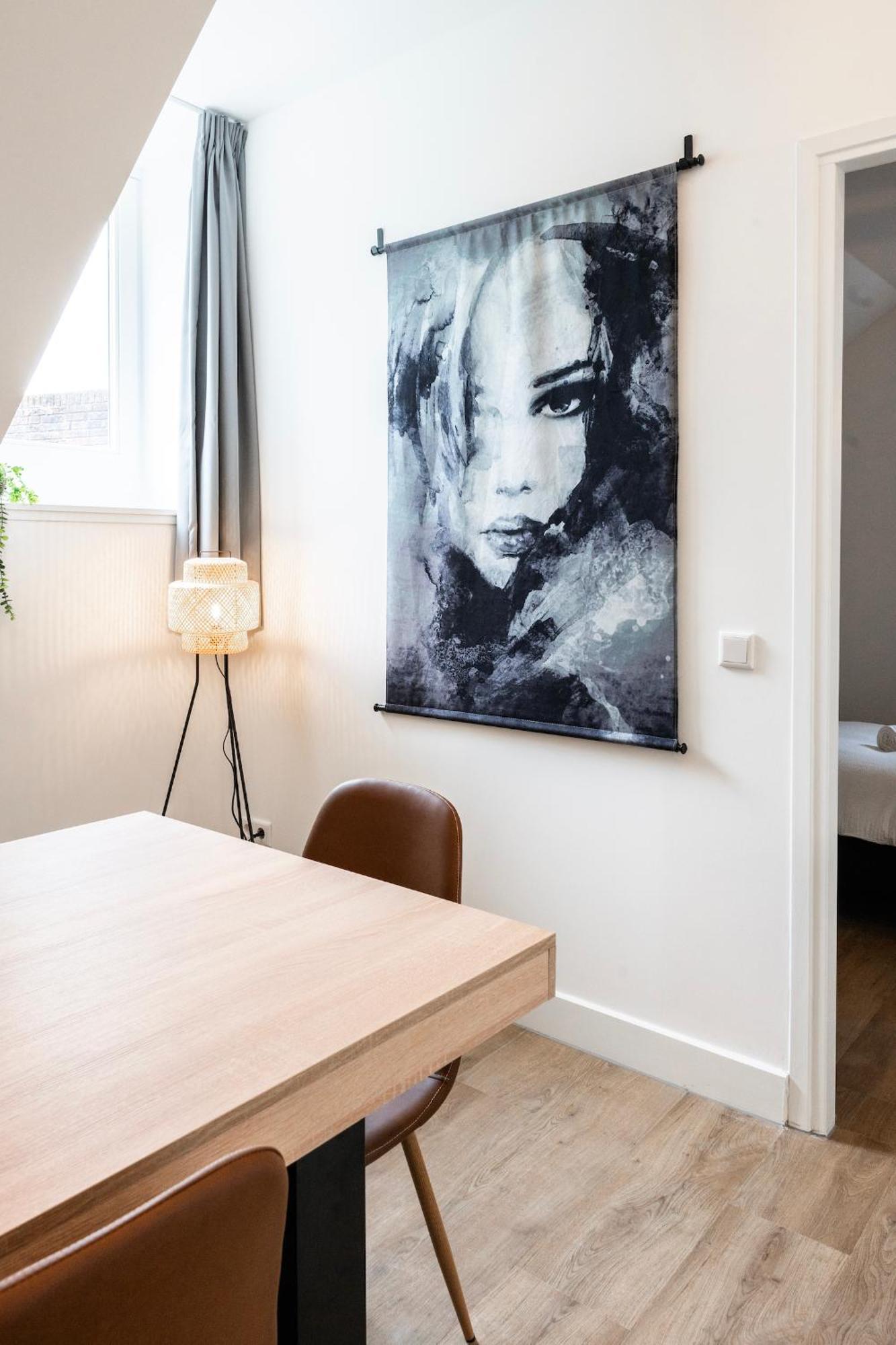 Newly Renovated With Fast Wifi, Near Poppodium013 Apartment