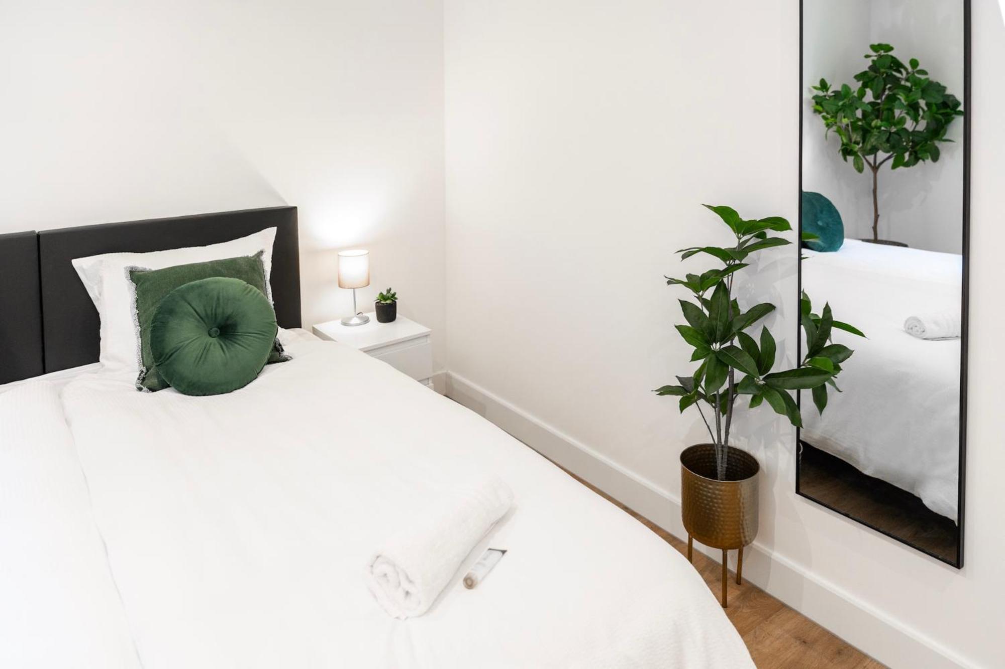 Newly Renovated With Fast Wifi, Near Poppodium013 Apartment